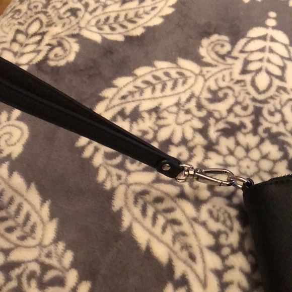 Tommy Hilfiger Wristlet - Picture 4 of 4
